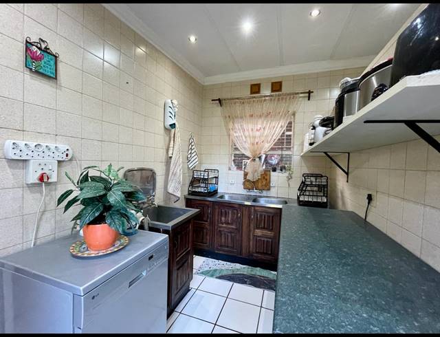 4 BEDROOM HOUSE FOR SALE IN THREE RIVERS EAST